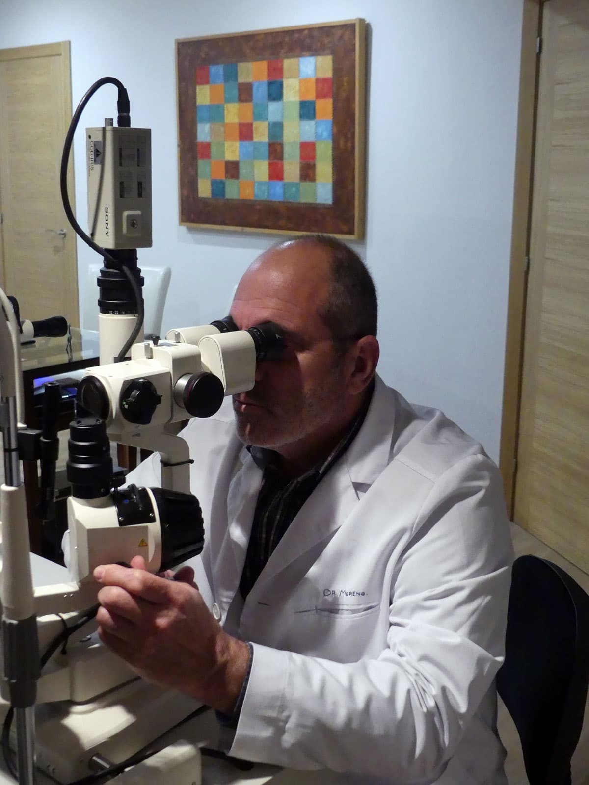 Dr. Claudio Moreno oftalmólogo en Ourense
